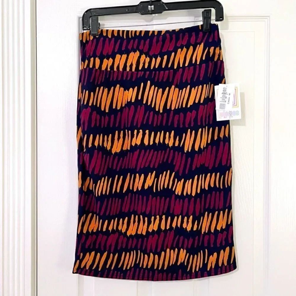 LulaRoe NWT Cassie Black Magenta Gold Hatch Design Pull-on Skirt Size M